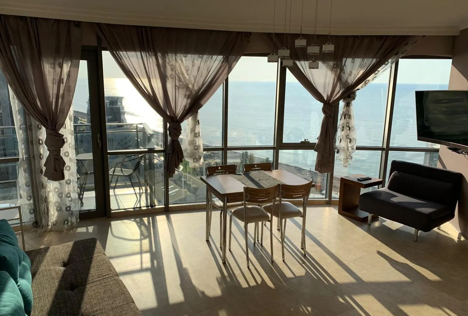 Orbi First Line Apartments Batoumi 0*,